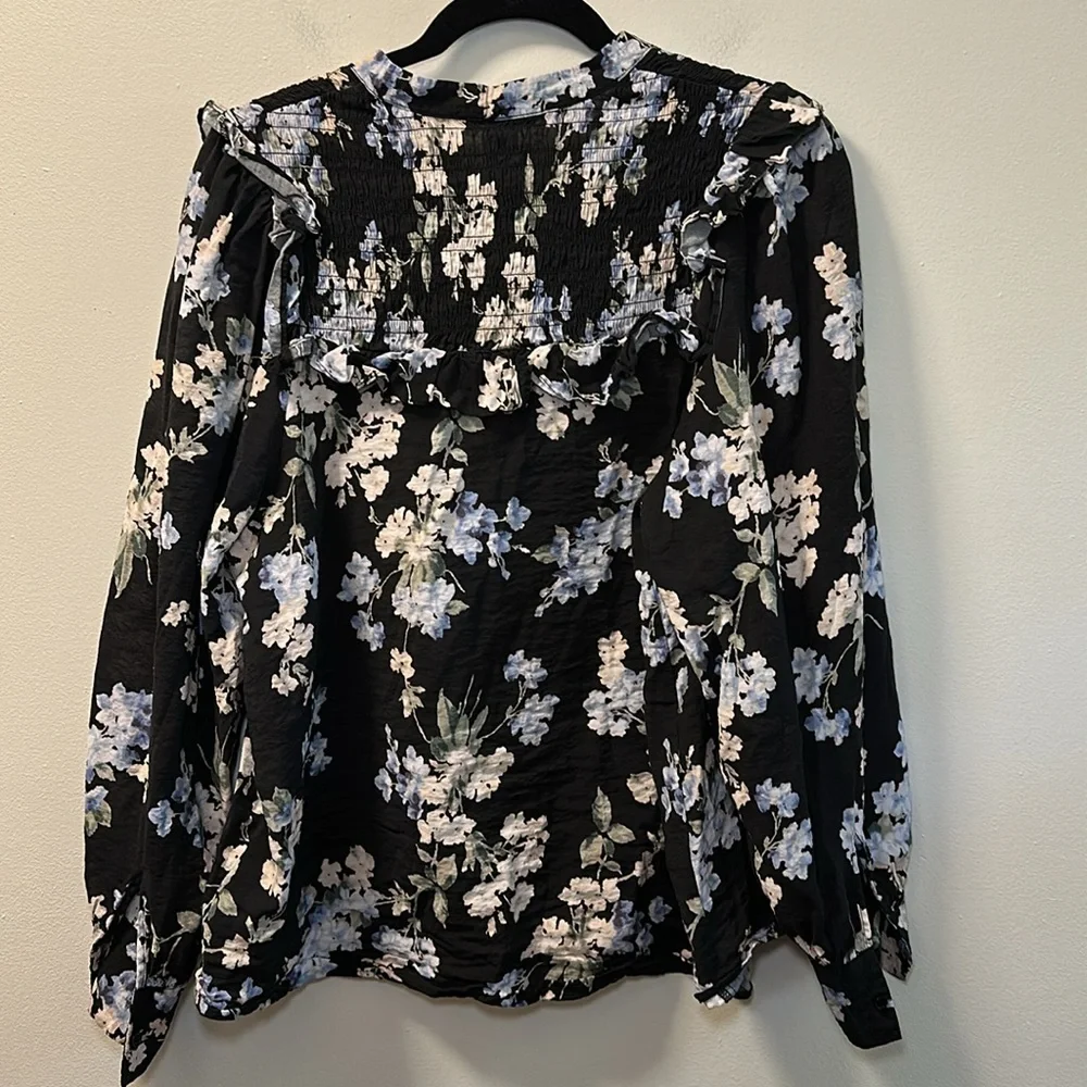 H&M Women’s Black Floral Tie Neck Ruffle Detail Long Sleeve Blouse Sz M
